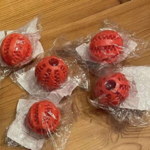 Small treat kibble ball