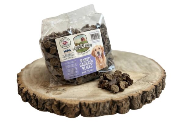 Rabbit sausage slices per 100g